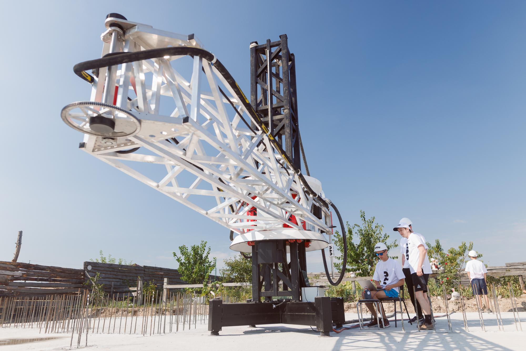 Перший в Україні. Родині полеглого воїна подарували будинок, надрукований на 3D-принтері